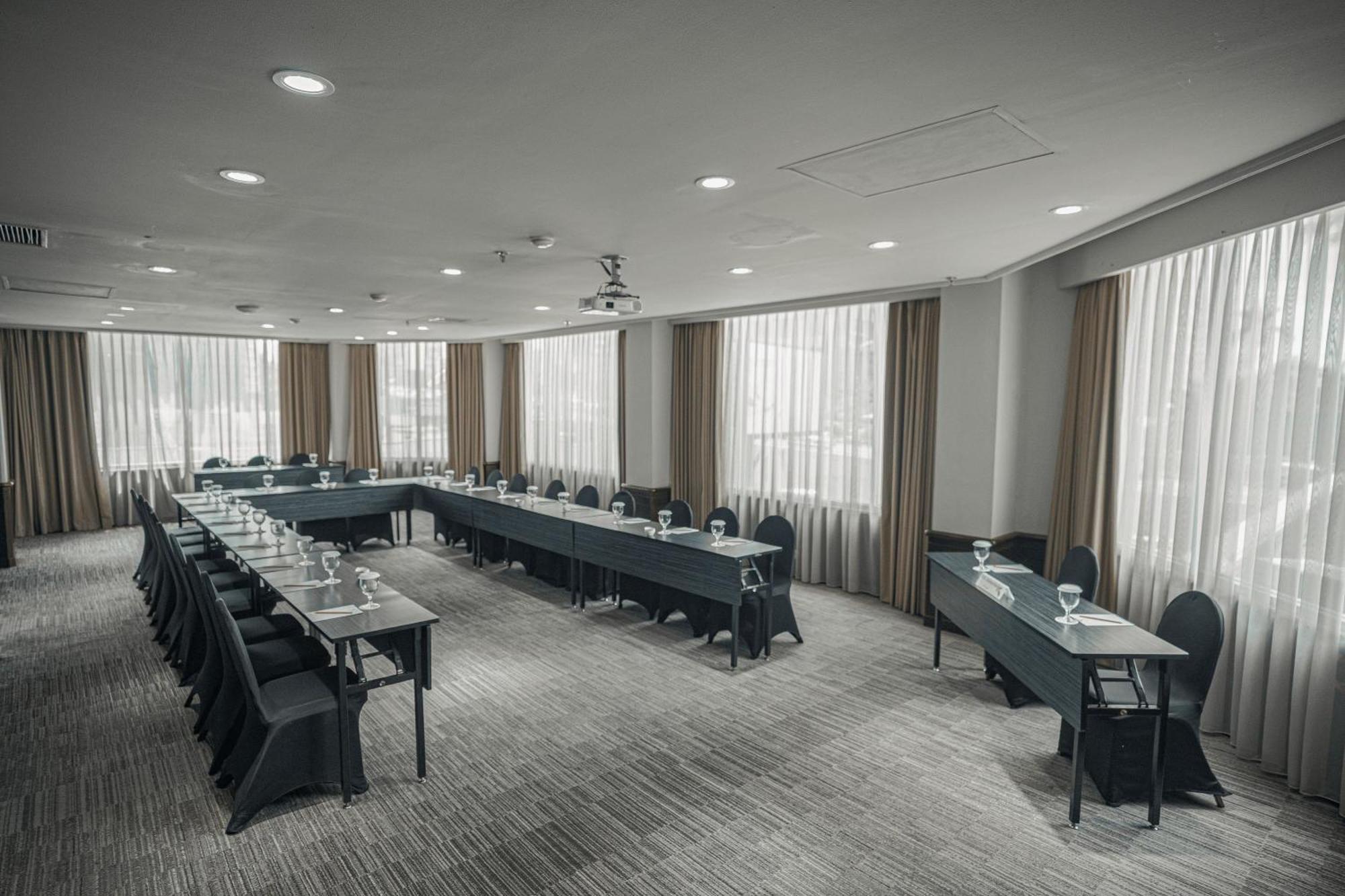 Hotel Kimaya Slipi Jakarta By Harris Zewnętrze zdjęcie