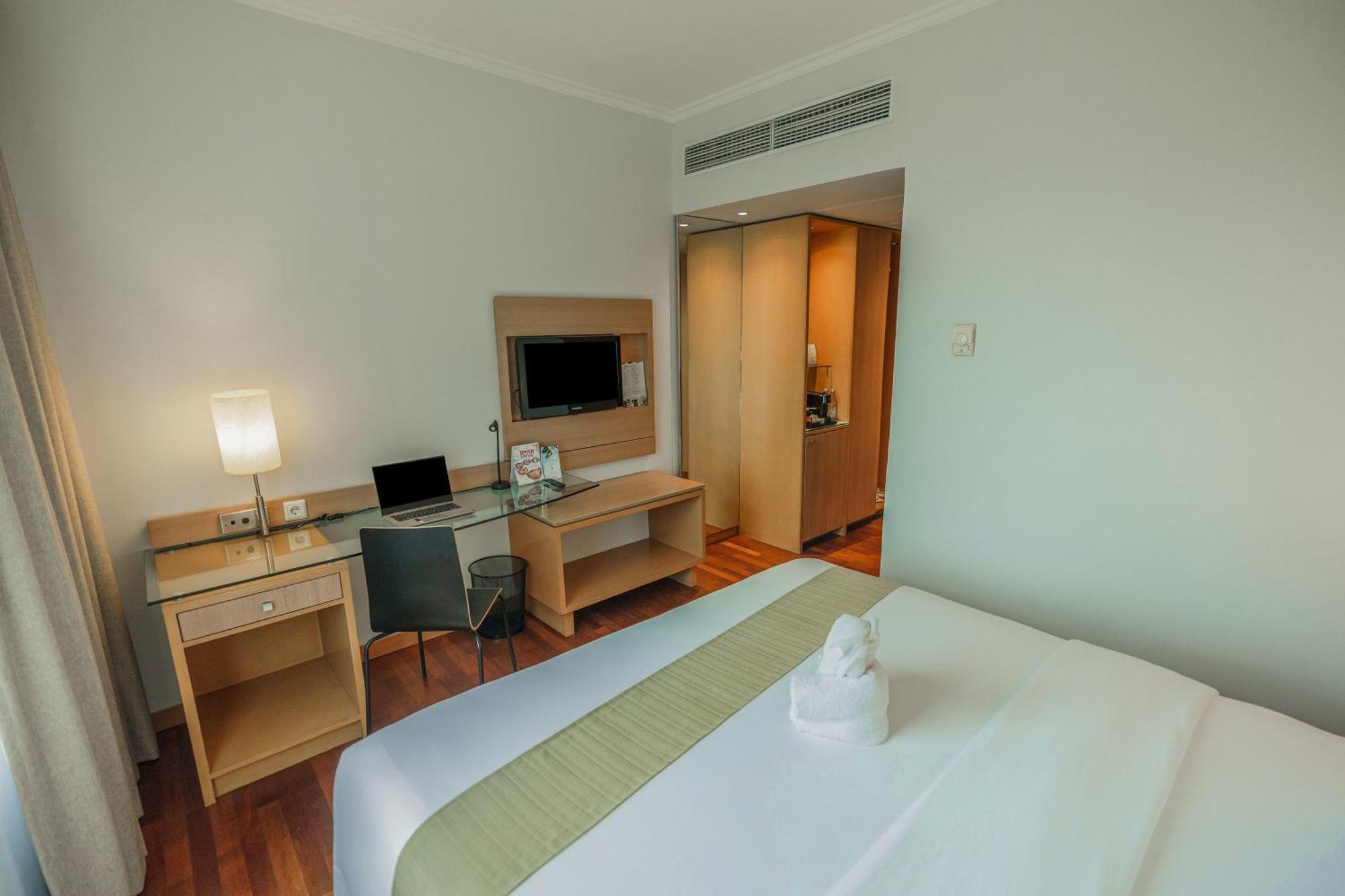 Hotel Kimaya Slipi Jakarta By Harris Zewnętrze zdjęcie